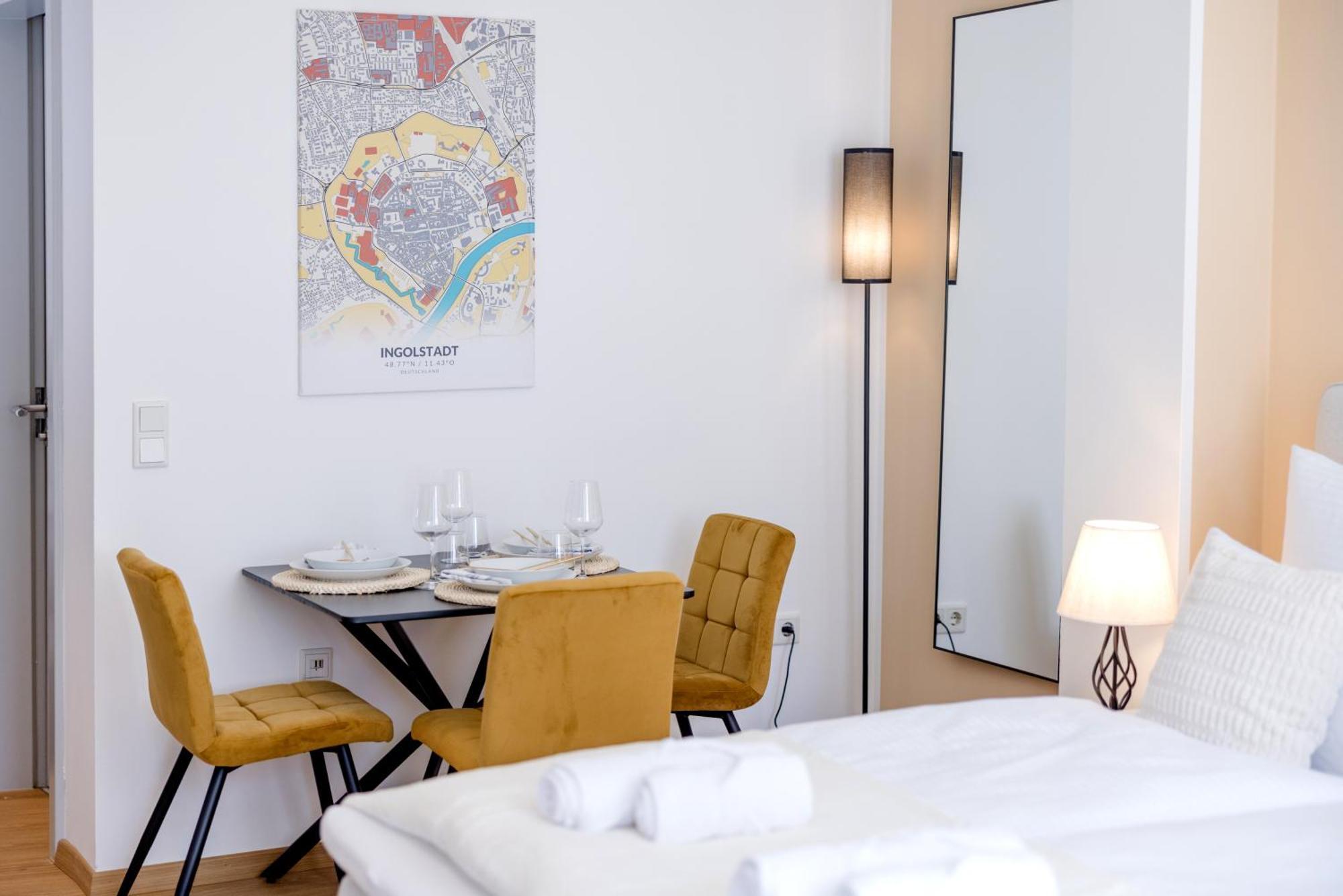 Lumen Homes - Altstadt-Studio Direkt Im Zentrum, Kueche, Netflix, Oeffentlicher Parkplatz Ums Eck Ingolstadt Extérieur photo