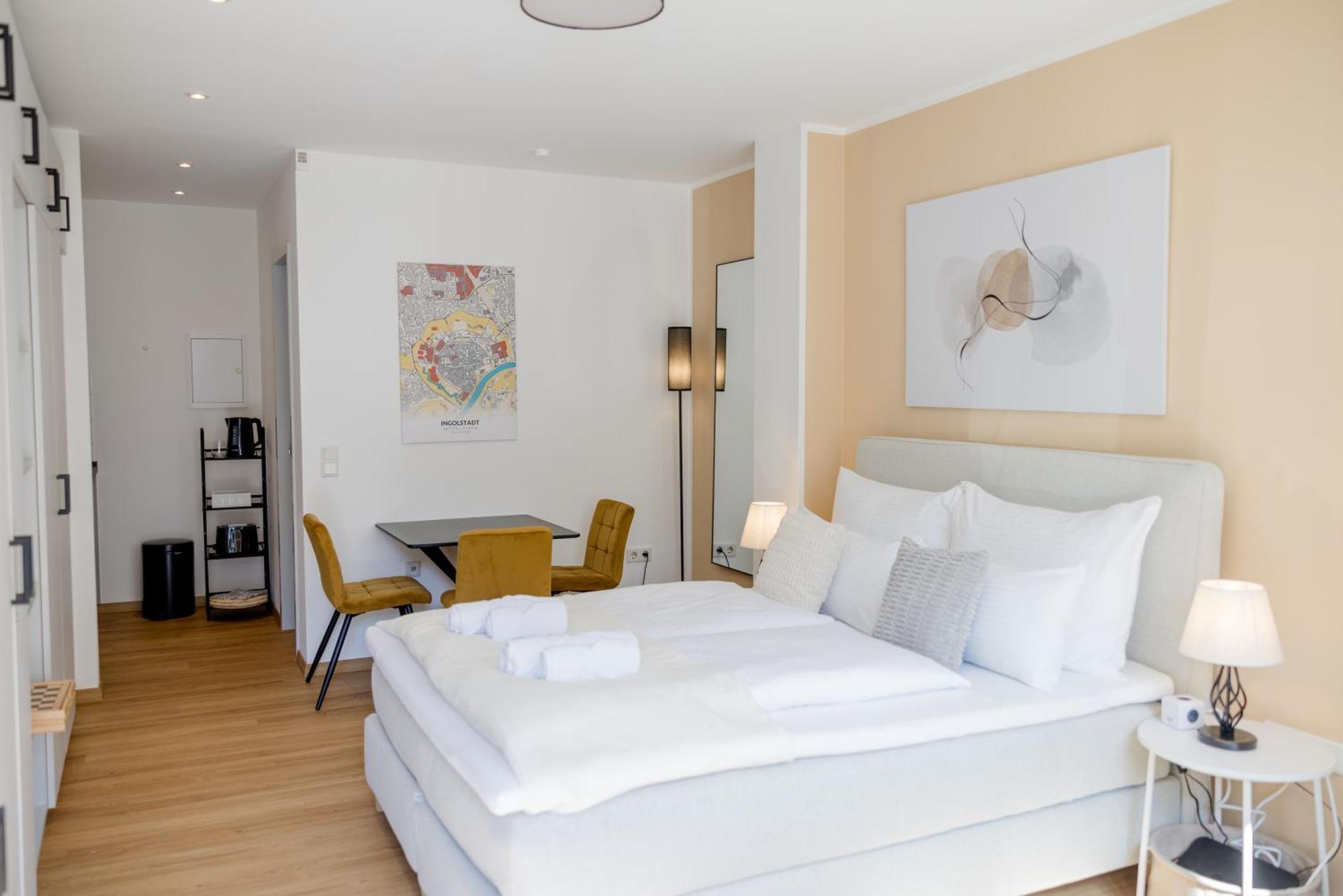 Lumen Homes - Altstadt-Studio Direkt Im Zentrum, Kueche, Netflix, Oeffentlicher Parkplatz Ums Eck Ingolstadt Extérieur photo