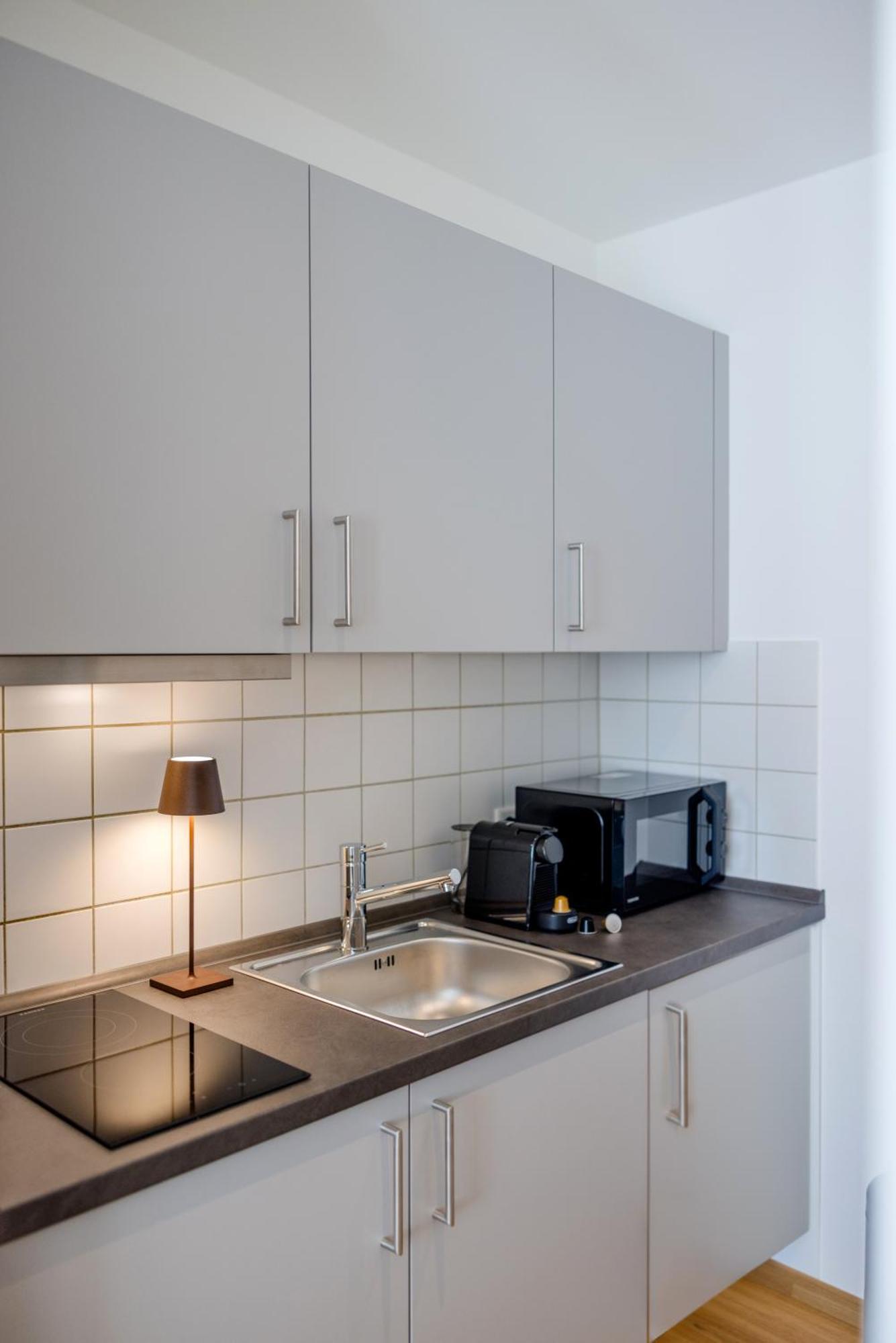 Lumen Homes - Altstadt-Studio Direkt Im Zentrum, Kueche, Netflix, Oeffentlicher Parkplatz Ums Eck Ingolstadt Extérieur photo