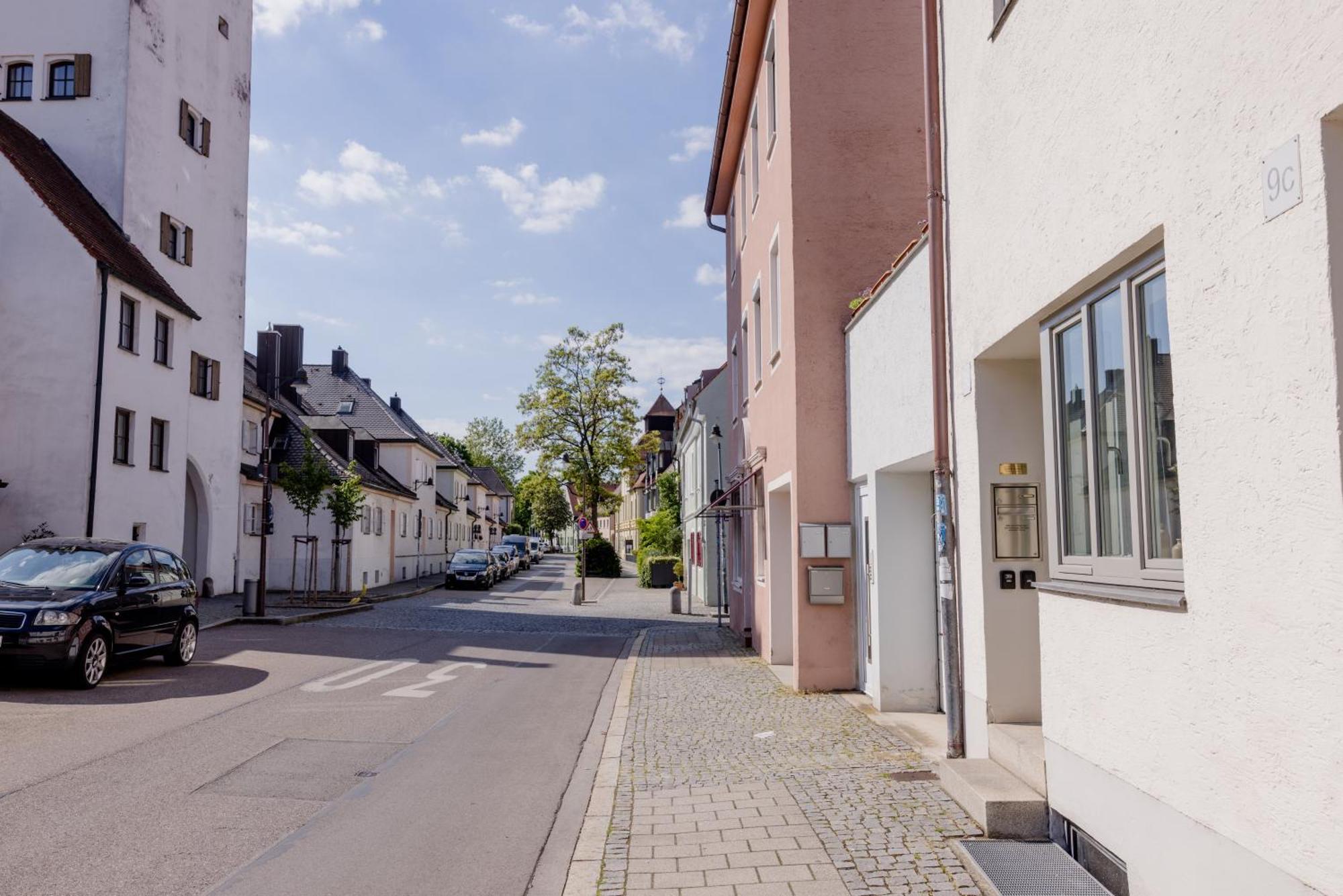 Lumen Homes - Altstadt-Studio Direkt Im Zentrum, Kueche, Netflix, Oeffentlicher Parkplatz Ums Eck Ingolstadt Extérieur photo