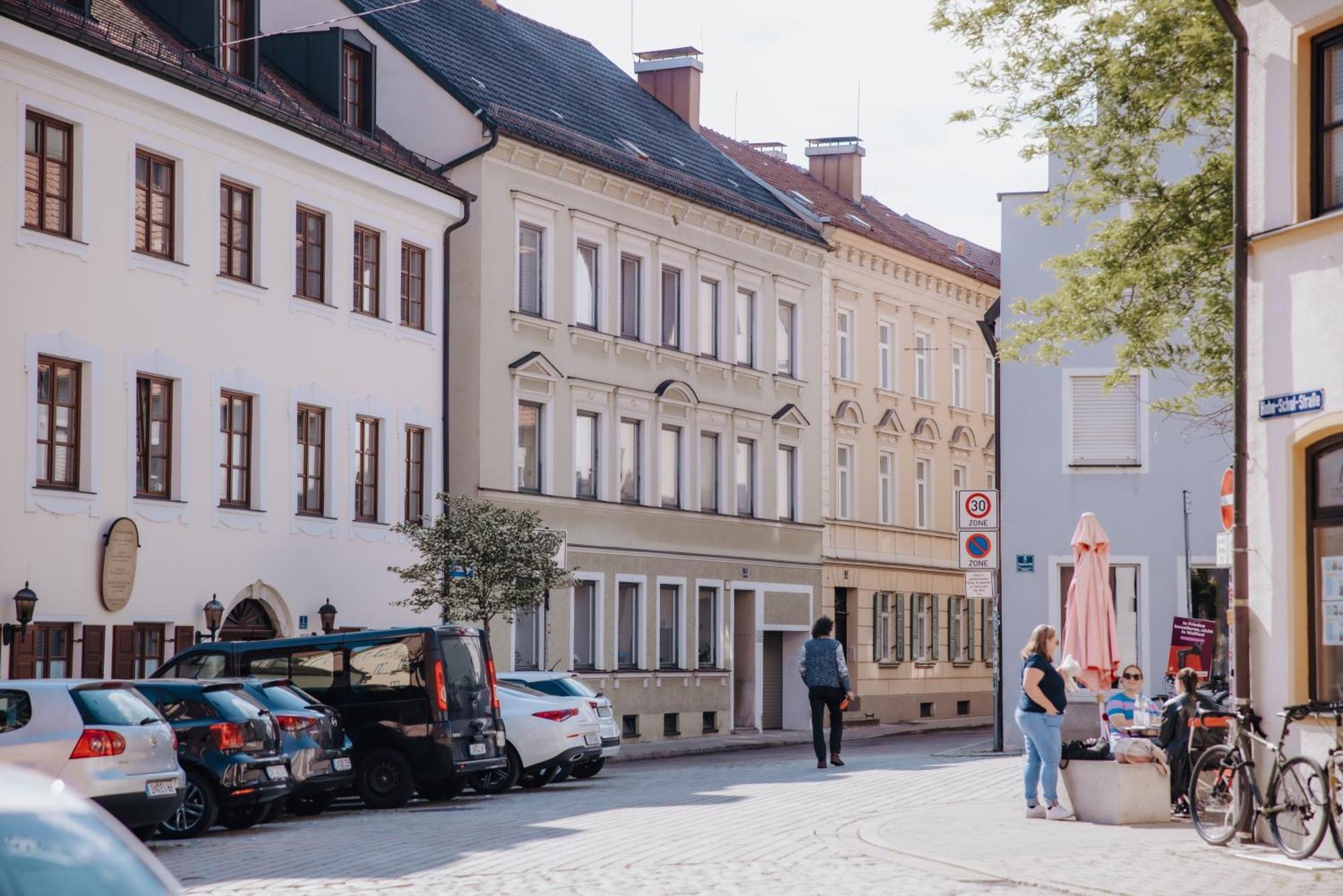 Lumen Homes - Altstadt-Studio Direkt Im Zentrum, Kueche, Netflix, Oeffentlicher Parkplatz Ums Eck Ingolstadt Extérieur photo