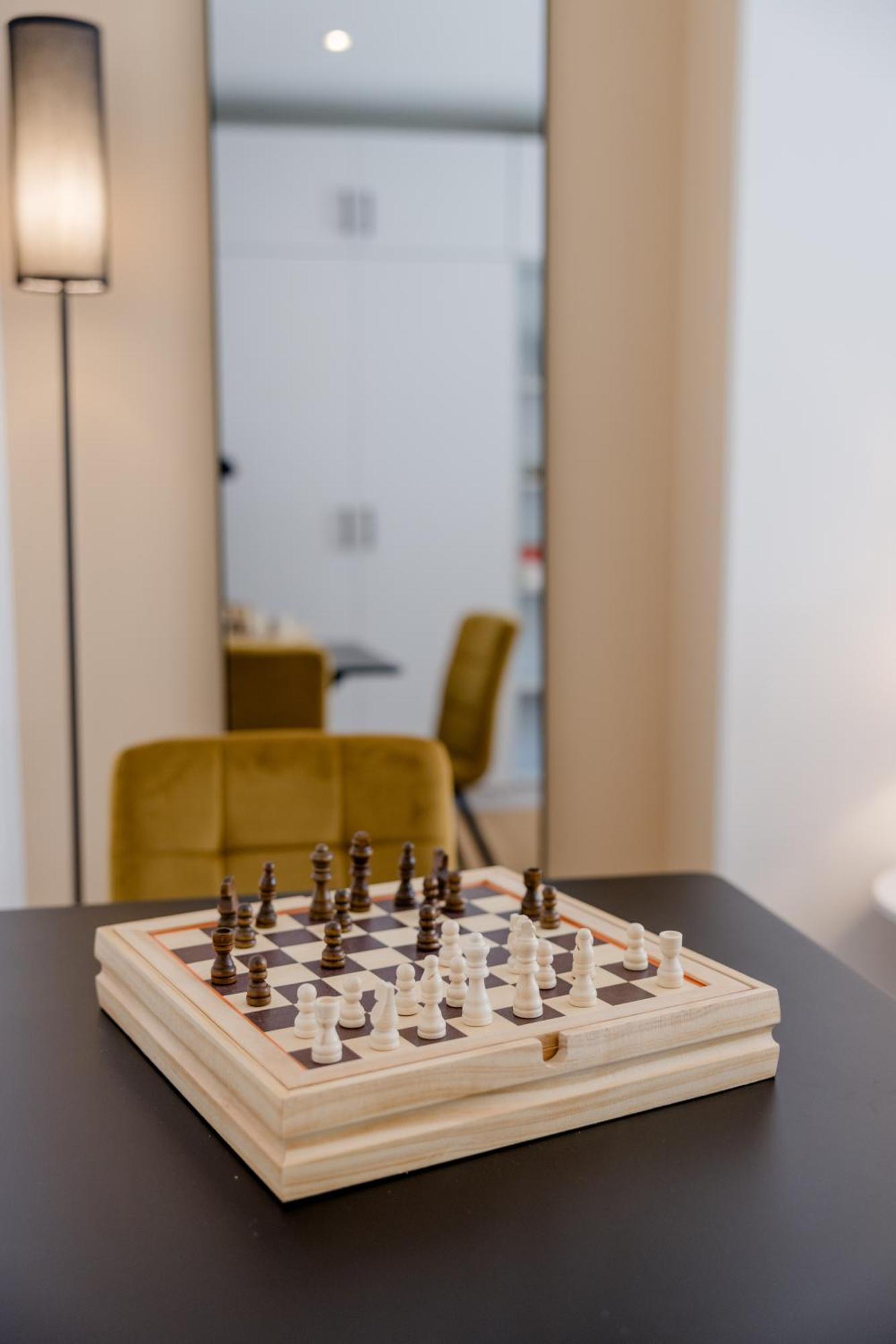 Lumen Homes - Altstadt-Studio Direkt Im Zentrum, Kueche, Netflix, Oeffentlicher Parkplatz Ums Eck Ingolstadt Extérieur photo