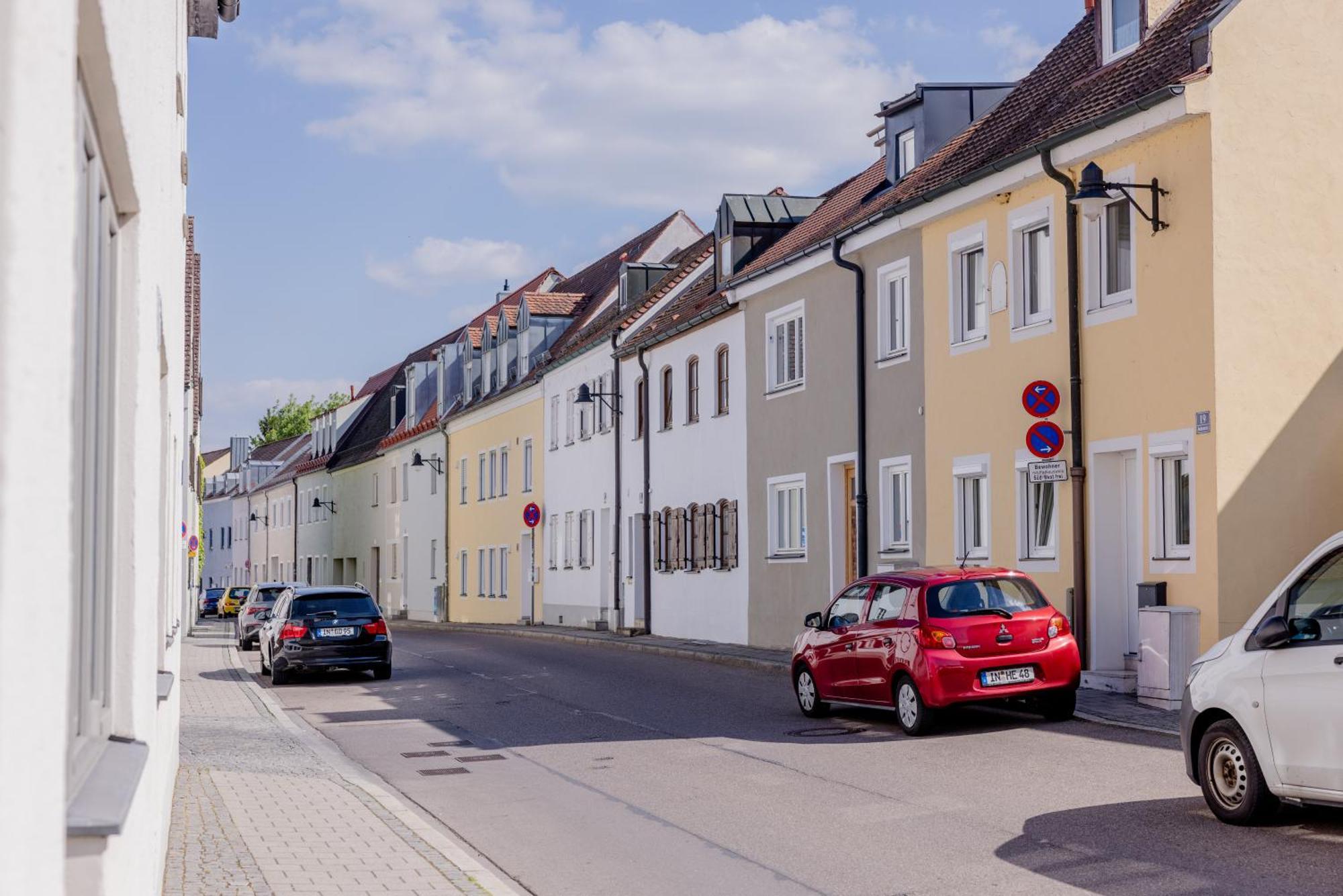 Lumen Homes - Altstadt-Studio Direkt Im Zentrum, Kueche, Netflix, Oeffentlicher Parkplatz Ums Eck Ingolstadt Extérieur photo