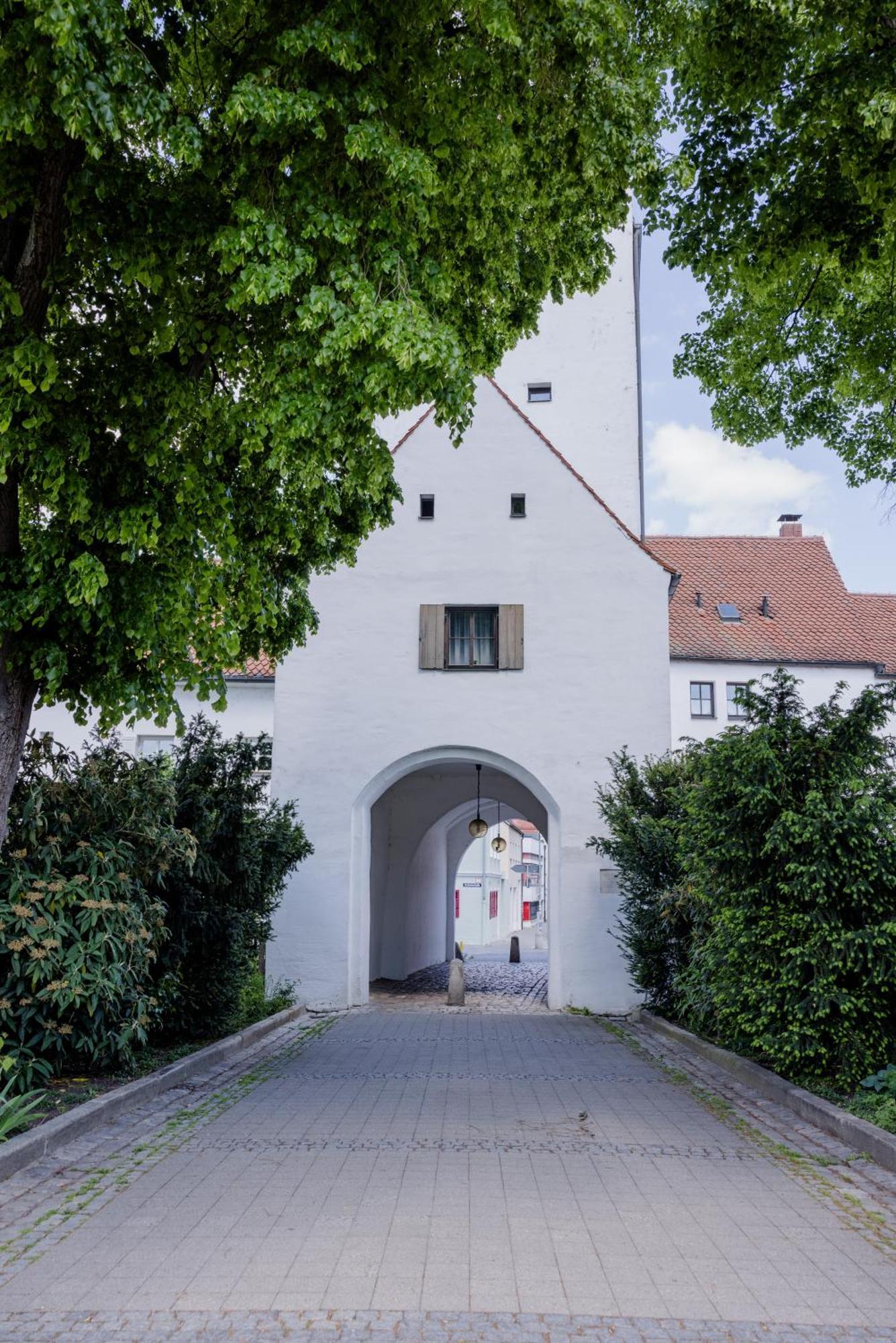 Lumen Homes - Altstadt-Studio Direkt Im Zentrum, Kueche, Netflix, Oeffentlicher Parkplatz Ums Eck Ingolstadt Extérieur photo
